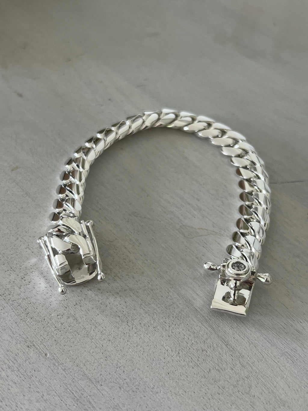 Diamond clasp detail