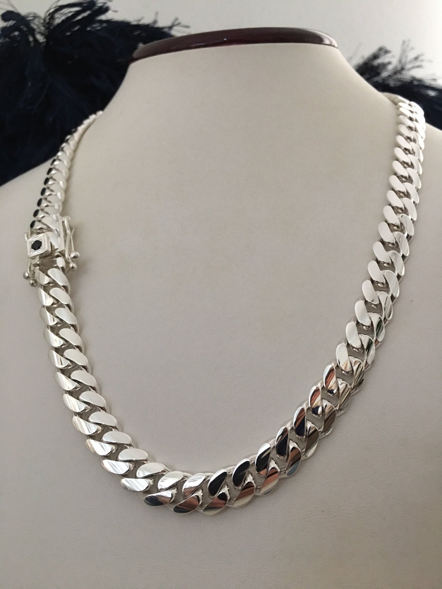 Cuban link close up
