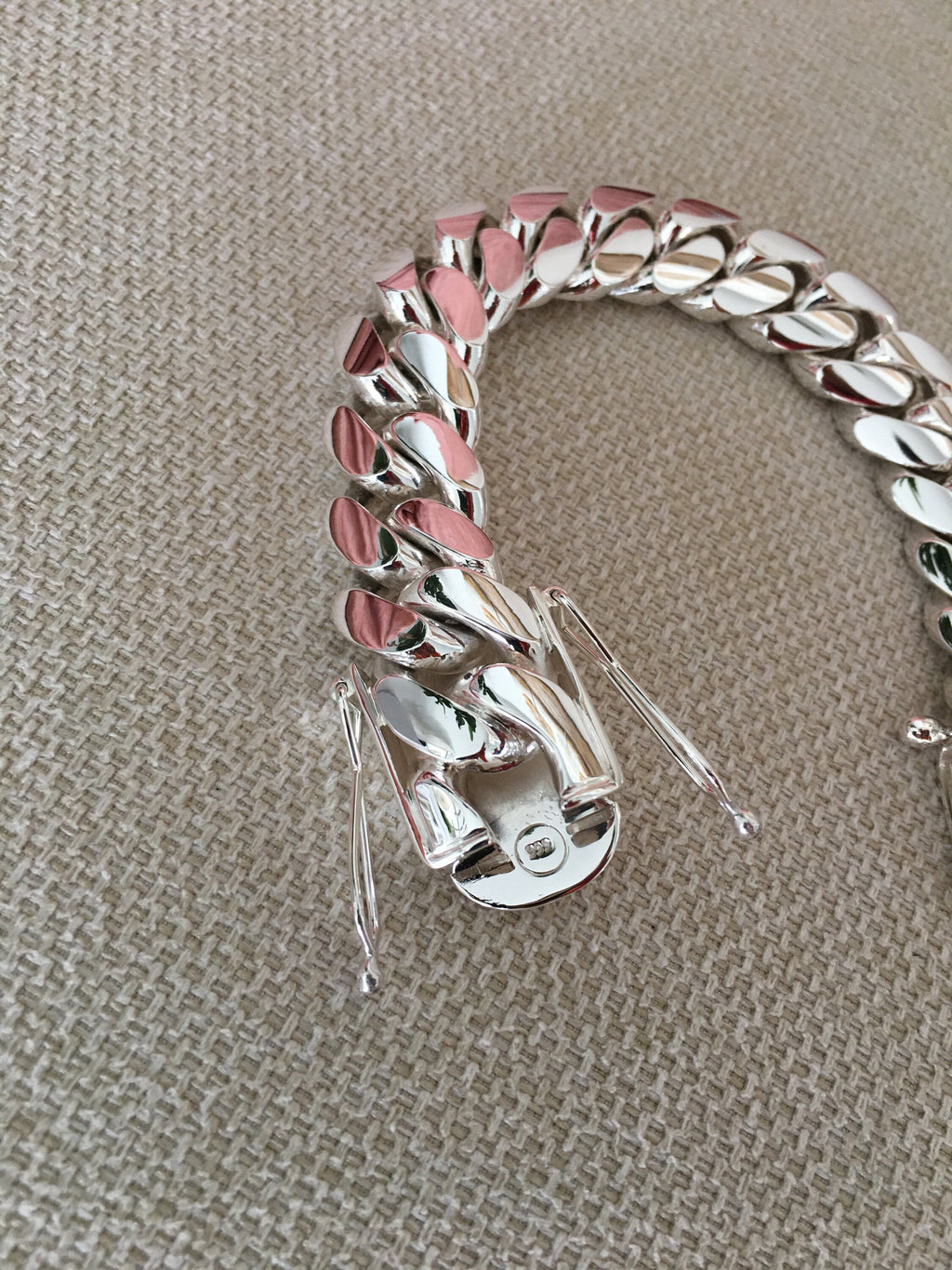 Bracelet clasp detail
