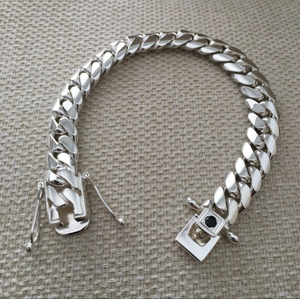 Sapphire clasp detail