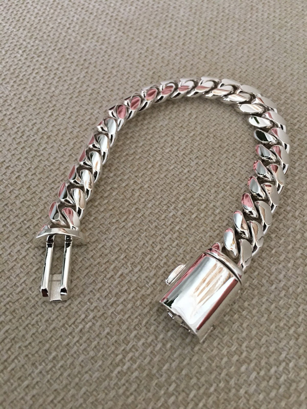Sleek lock detail