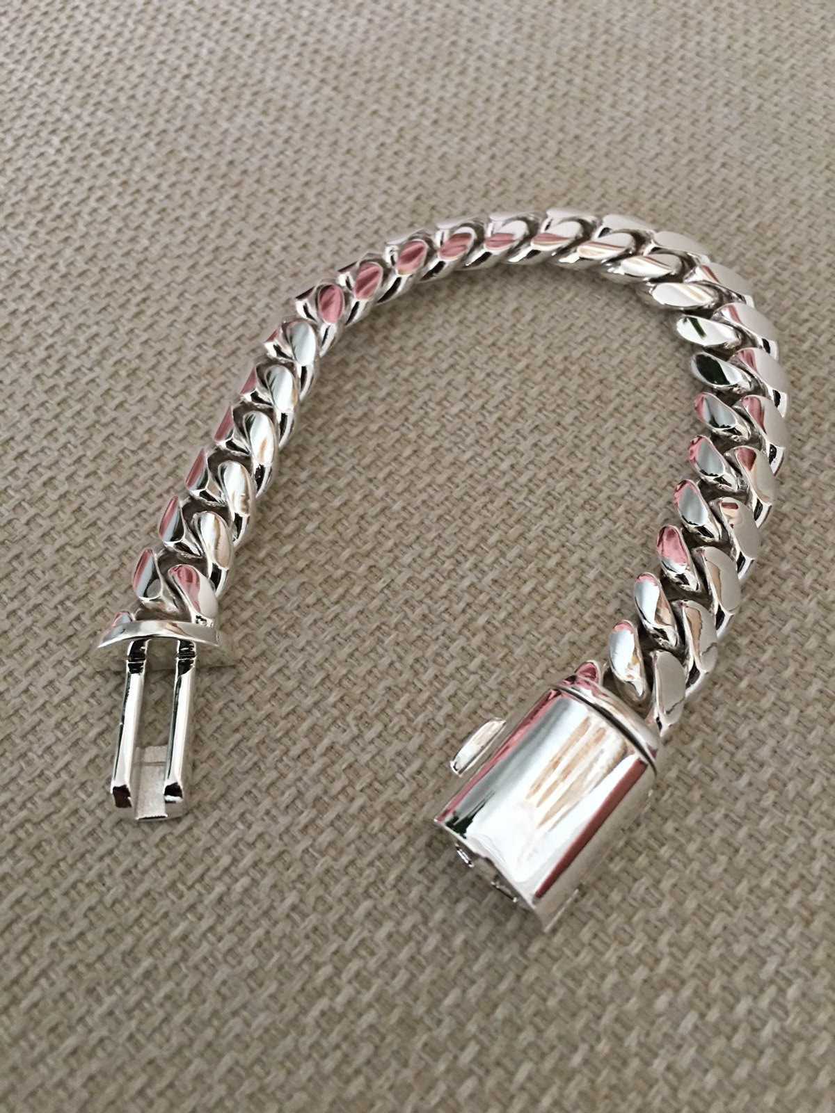 Sleek lock detail