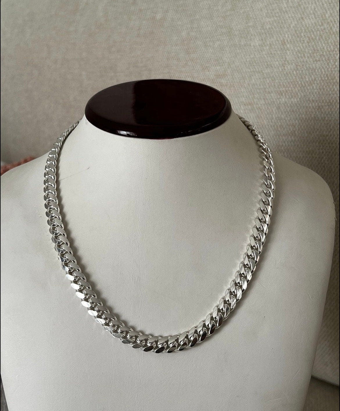 Chain worn