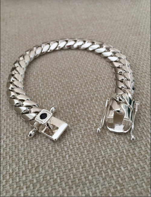 10mm Cuban link bracelet with sapphire