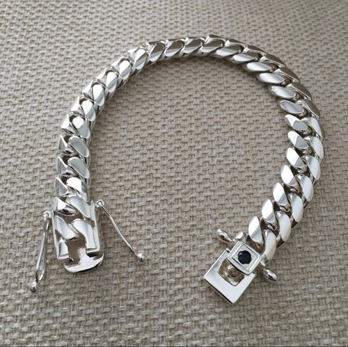 Sapphire clasp detail