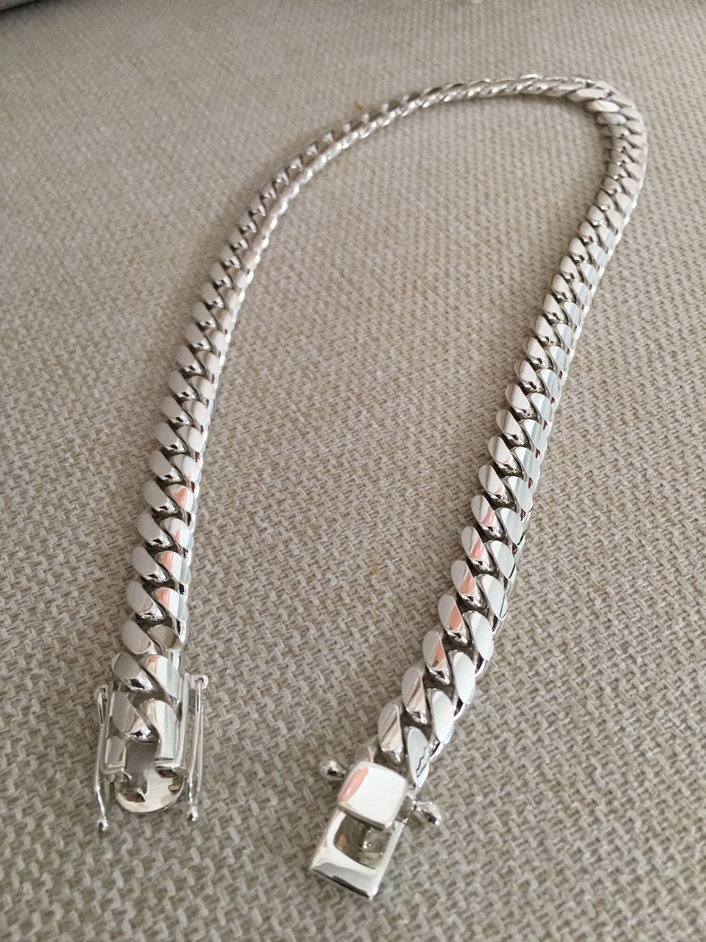 Clasp detail