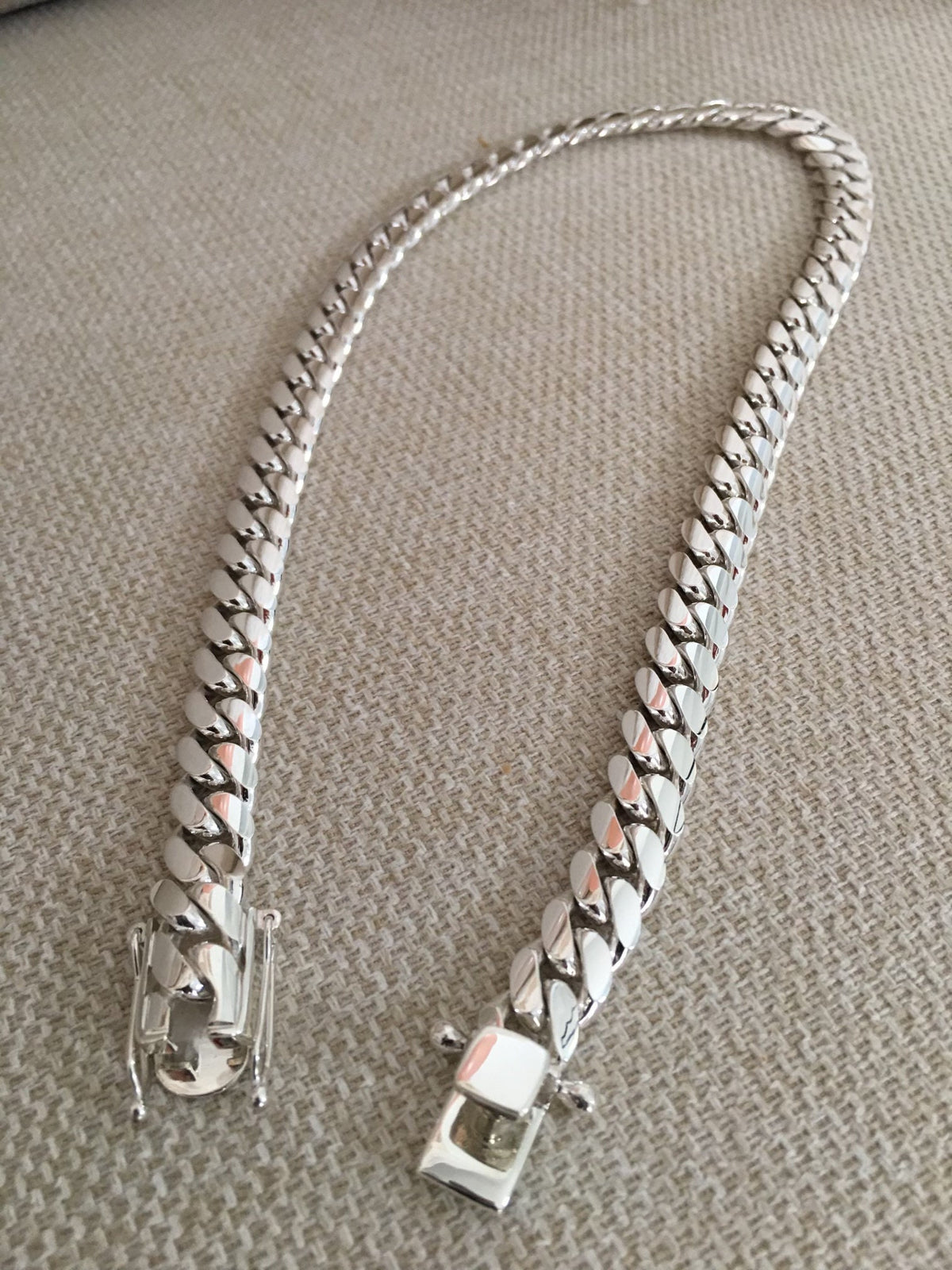 Clasp detail