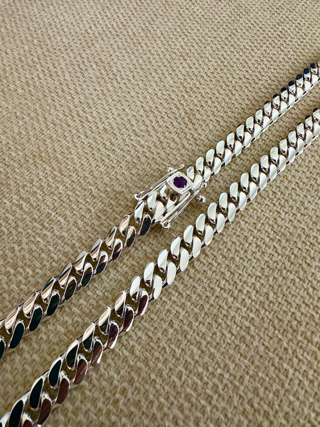 Amethyst clasp detail