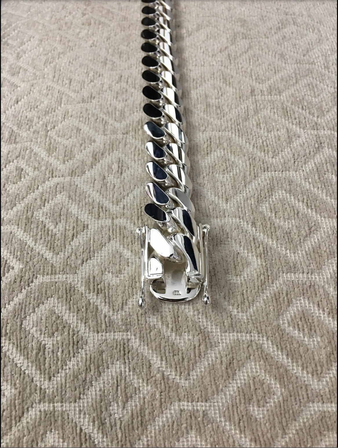 Clasp detail