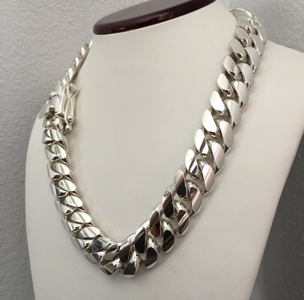 Necklace detail