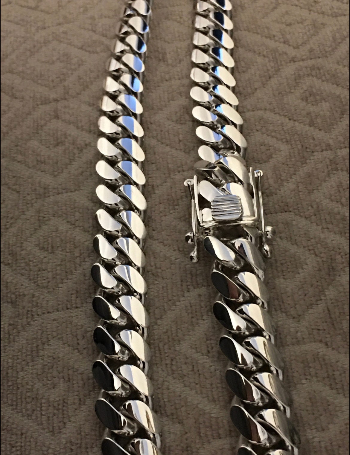 Clasp detail