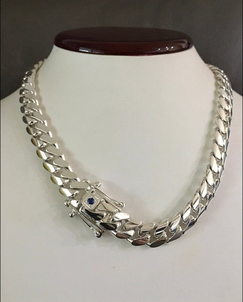 Sapphire clasp detail
