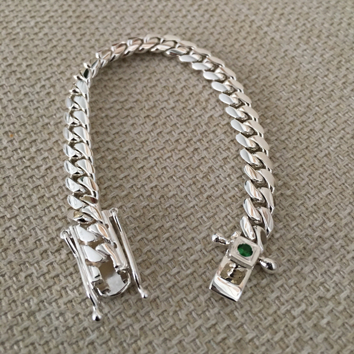 8mm silver bracelet with emerald