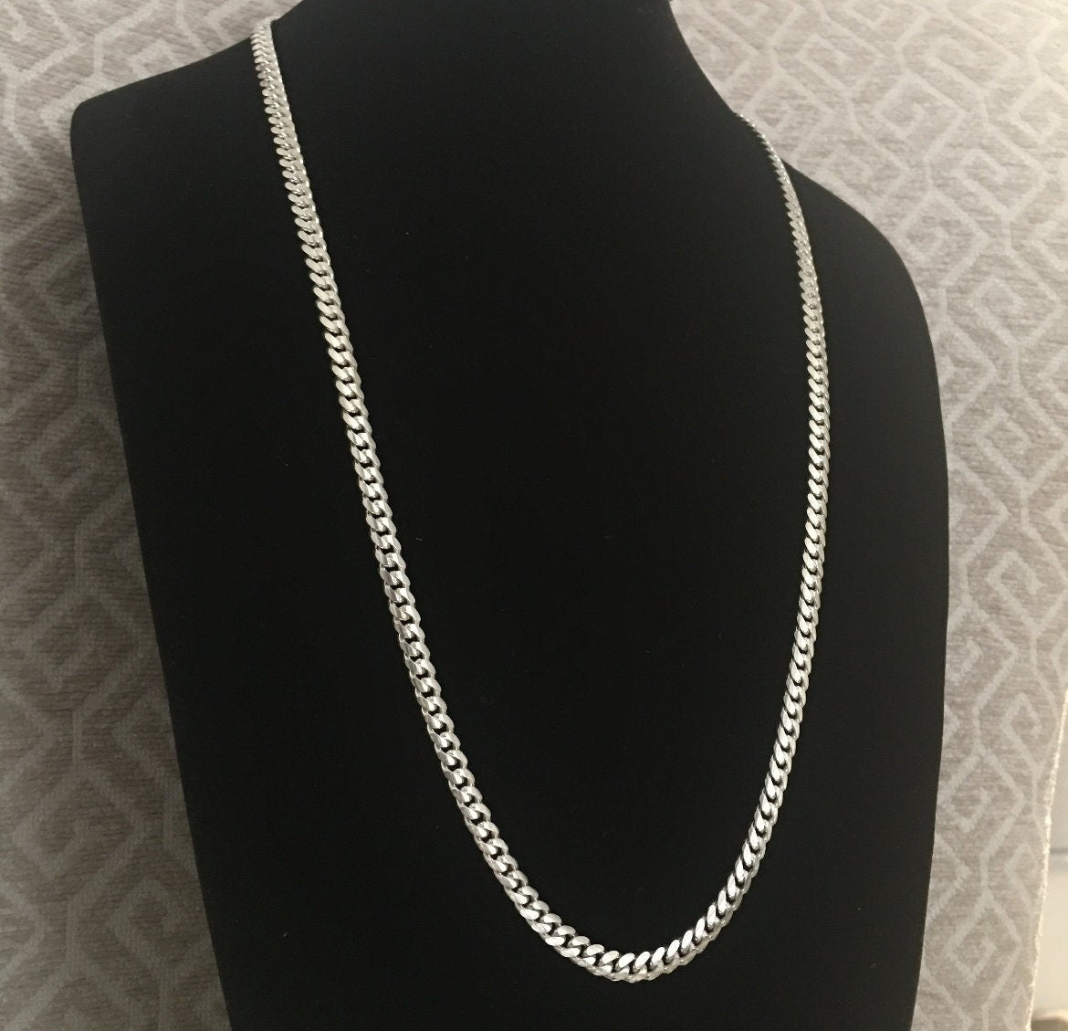 Clasp detail