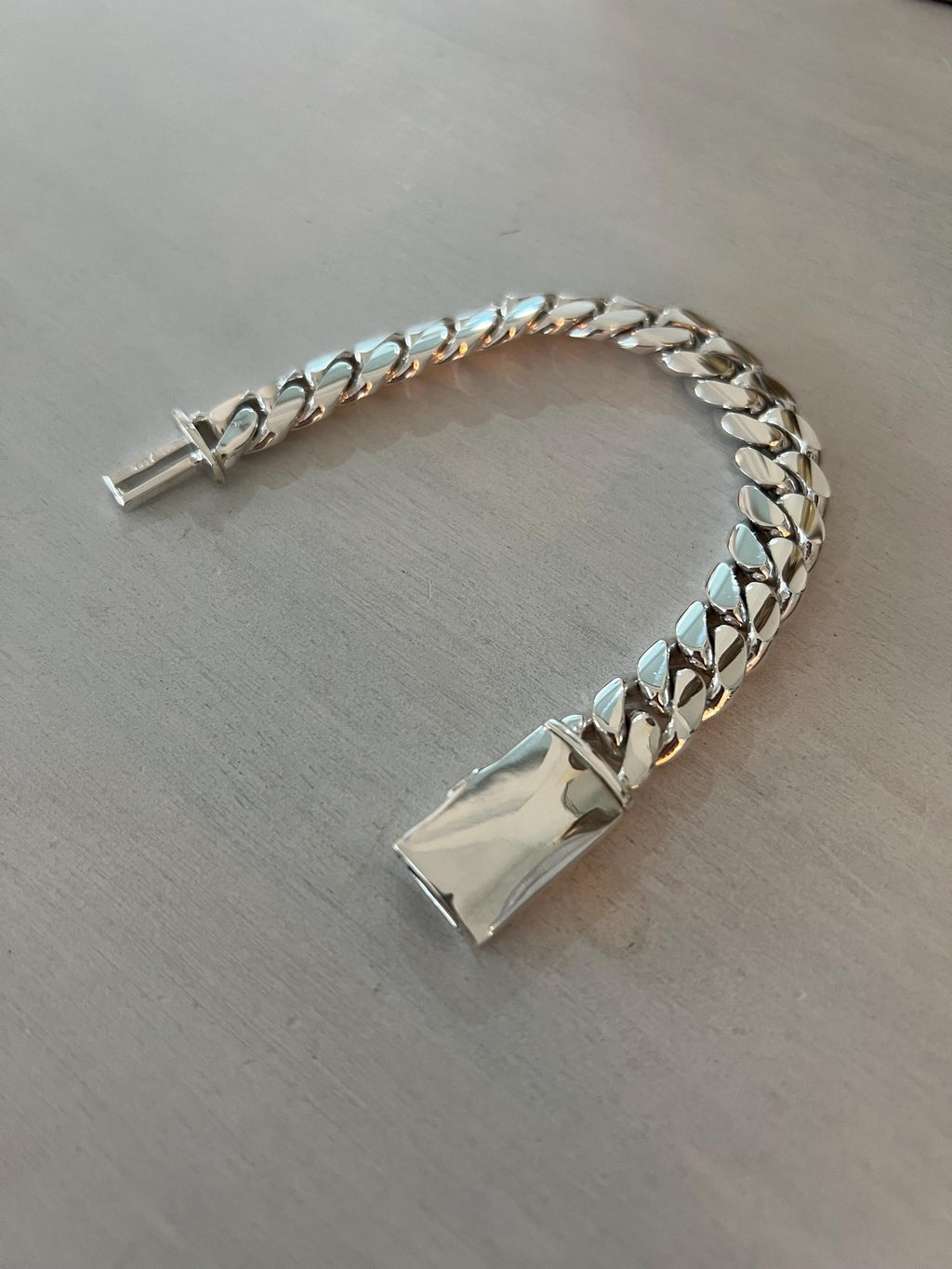 Sleek lock detail