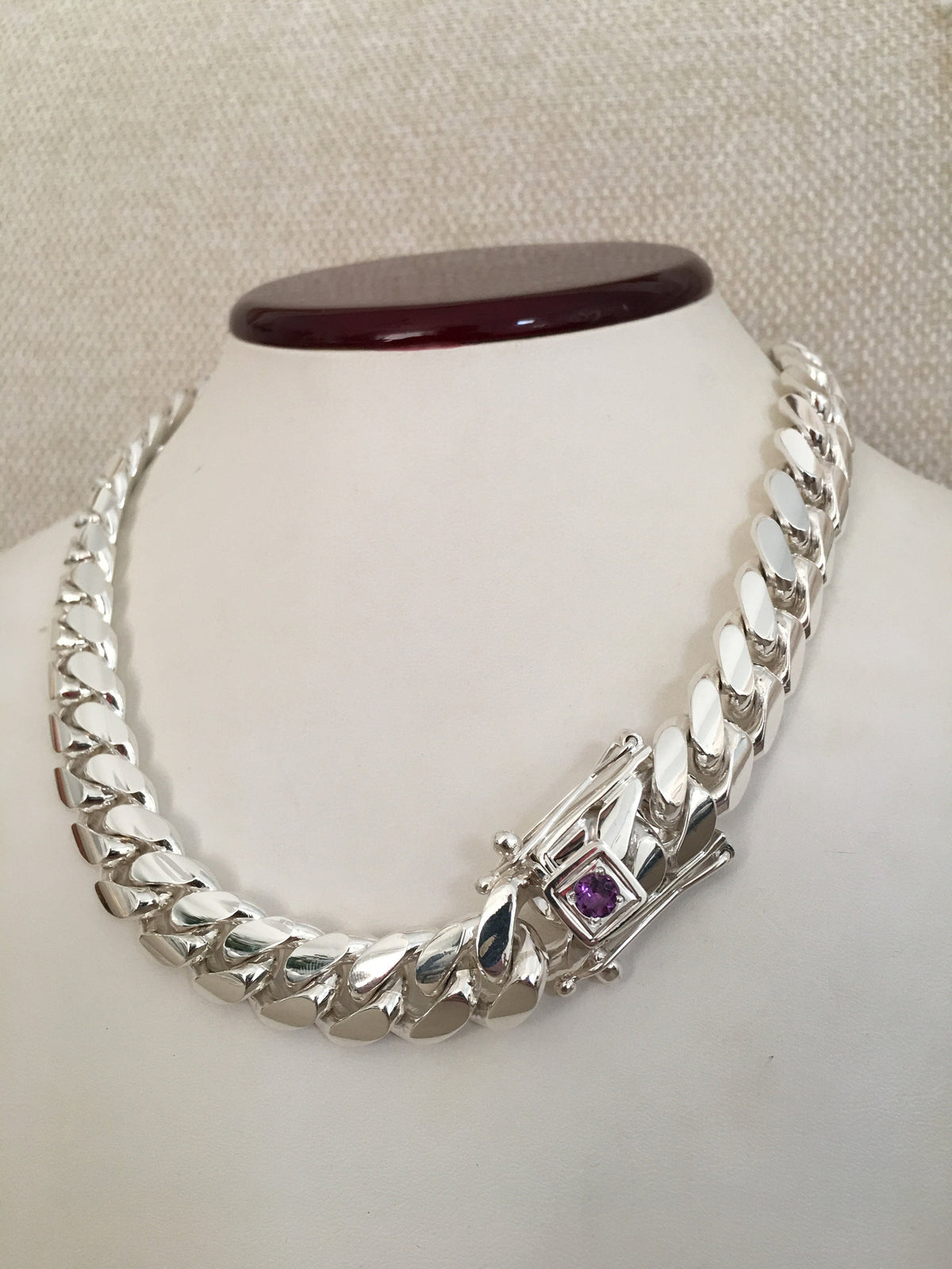 Amethyst clasp detail