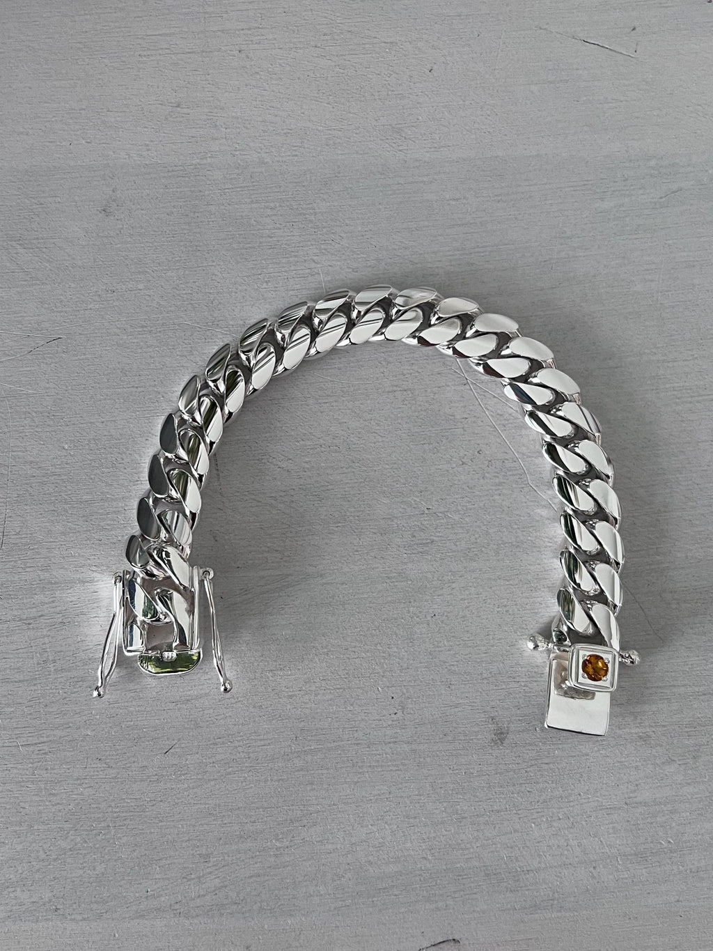Citrine clasp detail