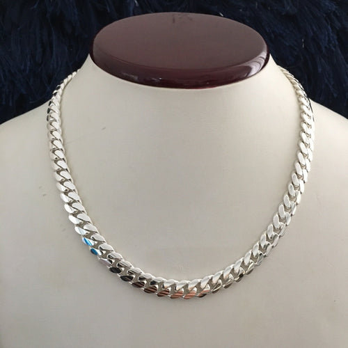Clasp detail