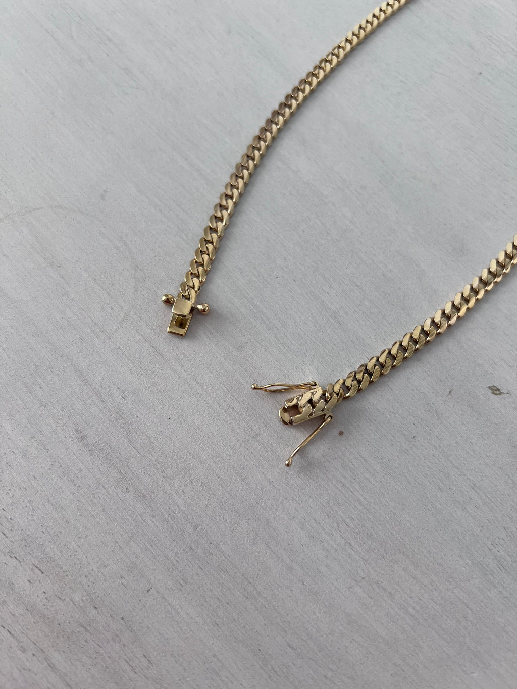 Gold clasp detail